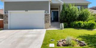 1848 Woodview Drive West Gallery 1
