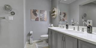 1027 W 19TH Street Gallery 59