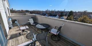 4 Bedroom, 3 Bathroom Impressive Lincoln Park Duplex Gallery 16
