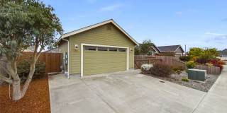 3 Bed / 2 Bath Home in McKinleyville – Landscaped Yard, Sauna, & 2-Car Garage Gallery 4