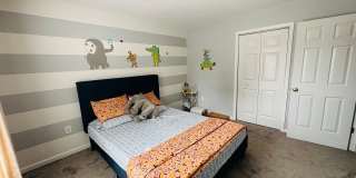 Spacious 4 Bedroom, 3.5 Bath House in New River Village Gallery 8