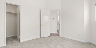 Newly renovated 2-bedroom UTC townhome in the coveted Andria of Renaissance at La Jolla community! Small pet ok! Gallery 30