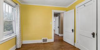 Charming 3-Bedroom Home Near Fontenelle Park Gallery 23