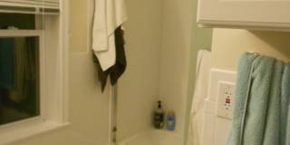 Huge 4 bedroom unit with A/C,  in-unit laundry and parking in Oak Square! Gallery 34