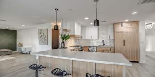 8349 E Columbus Avenue Gallery 13