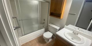 Spacious Aurora Townhome Gallery 8
