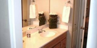 Premium Luxury 2 Bed 2 Bath Condo ++Pool/Spa ++Fitness Gallery 11
