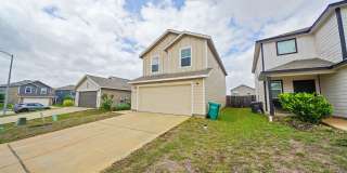 Open-Concept 3BR + Game Room Near Fort Sam & Randolph - Realtor Commission: $500 Gallery 7