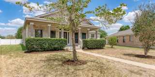 Large home in Pflugerville!  3 car garage - Highland Park Neighborhood Gallery 3