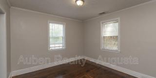 2207 Montclair Street Gallery 7