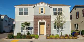 Beautifull Single Family Home in Folsom w/ Solar, Tankless Water Heater, Pool Access, Bonus Room and Built- In Office Space Downstairs! Gallery 1