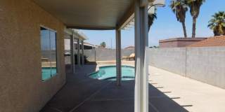 GORGEOUS SINGLE STORY WITH MANY UPGRADES*3 BEDROOMS*SPARKLING POOL AND SPA! Gallery 40
