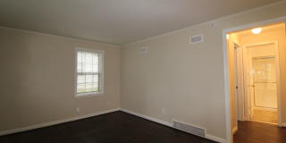 June FREE On This Updated 1 Bedroom 1 Bath Duplex in Navy Hill Area in Olathe Gallery 2