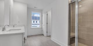 122 Woolley Court Gallery 47