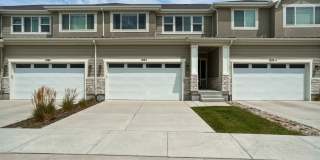 3 Bedroom 2.5 Bathroom Townhome in Bluffdale! Gallery 1