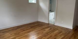 2321 Carter Avenue Gallery 17