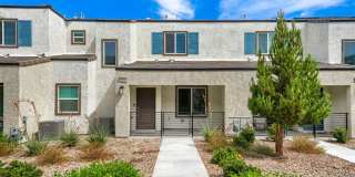 Stylish 3-Bedroom Townhome with Garage & Community Amenities! Gallery 1