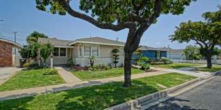 CHARMING, BRIGHT & SPACIOUS HOLLYGLEN 3BR2BA + DEN W/ SPACIOUS FRONT & REAR YARDS, LARGE DRIVEWAY & DETACHED 2-CAR GARAGE W/ WORKSHOP! Gallery 1