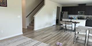 Room in 4 Bedroom Home at Bowman Rd Gallery 1