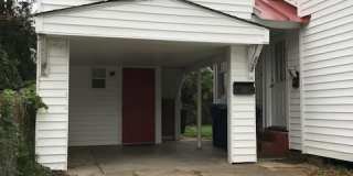 Studio Garage Apt Gallery 1