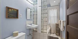 722 Grand Avenue Gallery 32