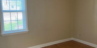 Grandview Area large 2 bedroom Gallery 6