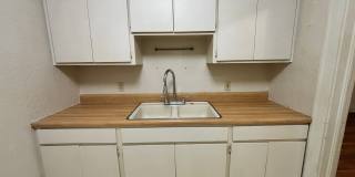 1 or 2 Bedroom, 1-Bathroom Duplex with central heat and air Gallery 9