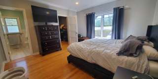 1156 Hope Street Gallery 10