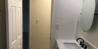 GLENOAKS Gallery 27