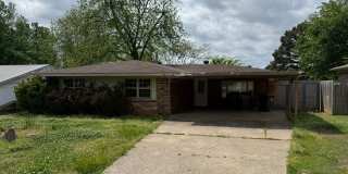 3 BEDROOM 2 BATH HOUSE CENTRAL HEAT & AIR, UTILITIES ARE EGW, FENCED YARD, 2 CAR CARPORT, W/D HOOKUPS Gallery 1