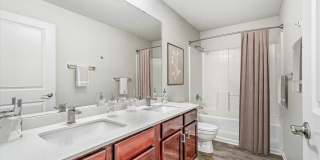 808 Berry Place Gallery 14