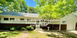 Charming Ranch Style Home Minutes From Downtown Lee's Summit Gallery 1