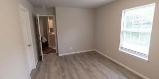3 Bedroom Duplex! Gallery 10