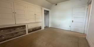 4821 Centre Avenue Gallery 14