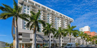 DOWNTOWN 15th FLOOR CONDO! 2 BEDROOM CONDO ! UPDATED! CITY VIEWS! Gallery 1