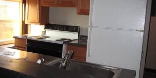 2 BEDROOM UPDATED ALL ELECTRIC UNIT IN THE GROVE Gallery 7