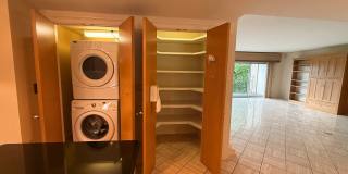 2 Bedroom/ 2 Bath condo on West End, 1 assigned covered parking spot, Small Storage Space included, Secured Entry Gallery 11