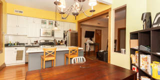 505 West Fullerton Parkway Gallery 4