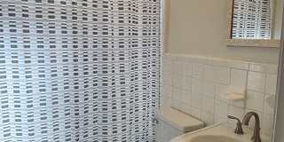 Adorable 2 Bedroom with Stackable Washer/Dryer Gallery 12