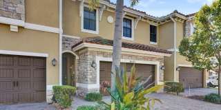 Gorgeous Townhome in Parkland Gallery 1