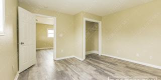 2109 South Hoyt Avenue Gallery 8