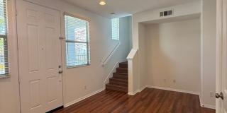 2 Bedroom, 2.5 Bath Tri-level townhouse in Signal Hill Gallery 39