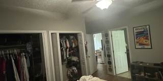 Large 4 Bedroom, 3 bathroom house near Downtown Gallery 18