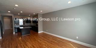 Luxurious Colonial Green Townhome with Garage Gallery 23