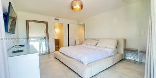 7832 Collins Ave Gallery 11
