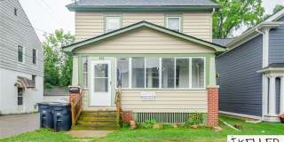 930 Woodlawn Ave Gallery 1