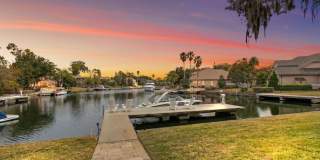 Stunning Lagoon Residence! Gallery 54