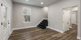 1105 W 24th Gallery 4