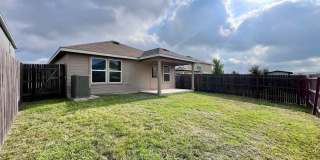 Charming 3-Bedroom, 2-Bathroom Oasis Nestled in the Vibrant Heart of San Antonio, Texas! Gallery 24