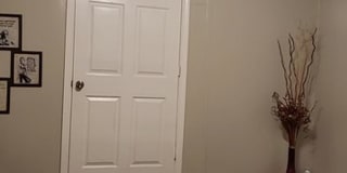 4 Bedroom, 2 bathroom home near Caterpillar Gallery 25